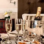 ريزيدانزا زانارديلي فندق مبيت وإفطار 4*