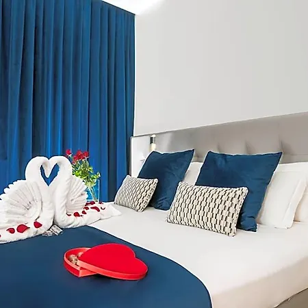 Residenza Zanardelli Bed & Breakfast 4*