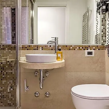 Residenza Zanardelli Bed & Breakfast 4*