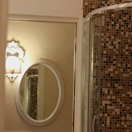 Residenza Zanardelli Bed & Breakfast 4*