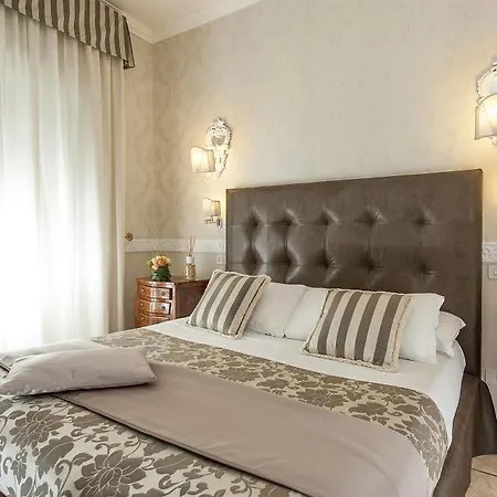 فندق مبيت وإفطار ريزيدانزا زانارديلي 4*